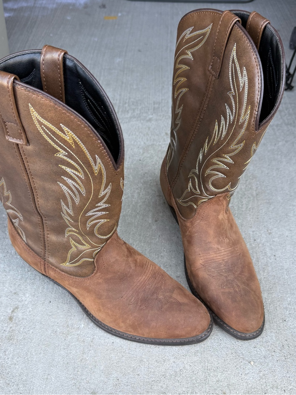 Laredo women’s cowgirl boots
